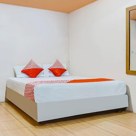 Oyo 90923 Makassar Cottage Balangberu Esterno foto