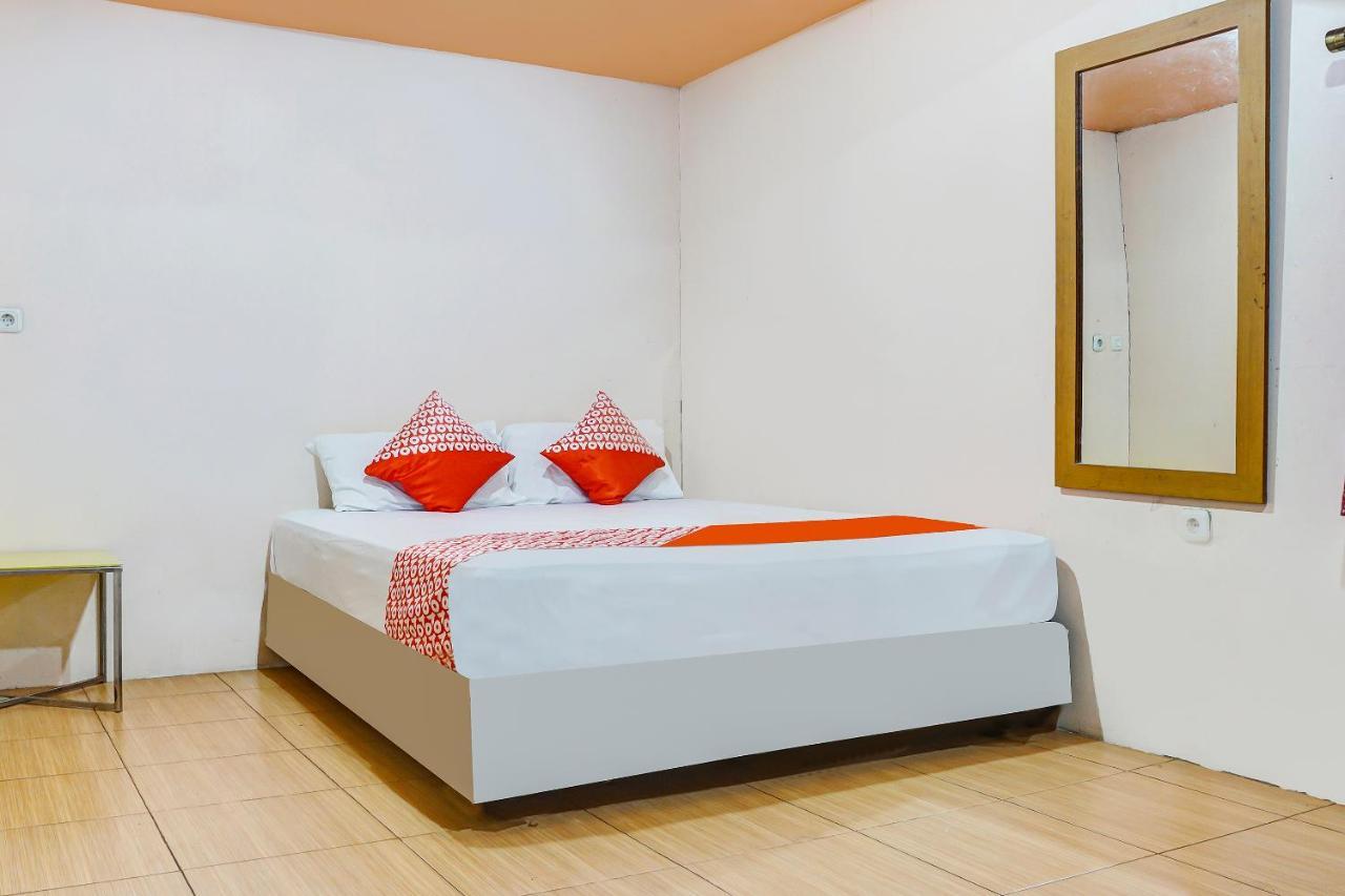 Oyo 90923 Makassar Cottage Balangberu Esterno foto