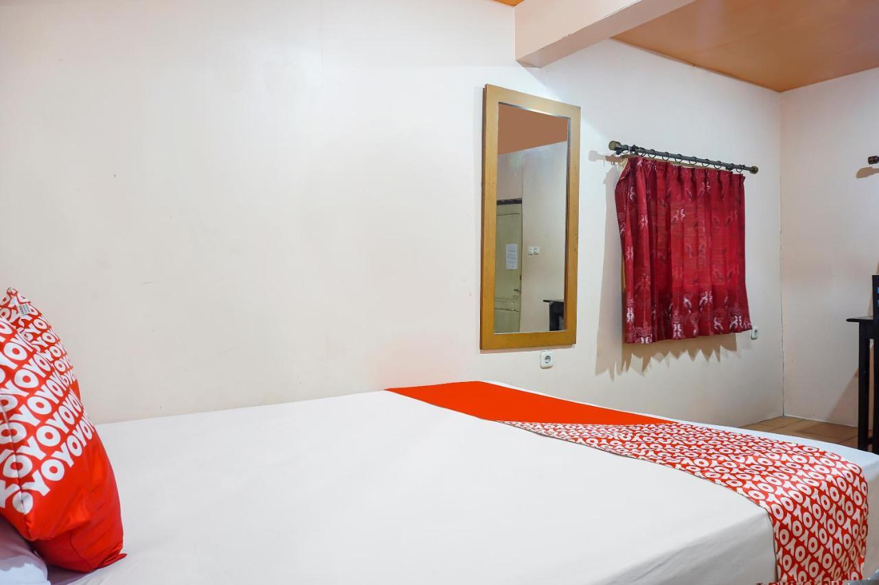 Oyo 90923 Makassar Cottage Balangberu Esterno foto