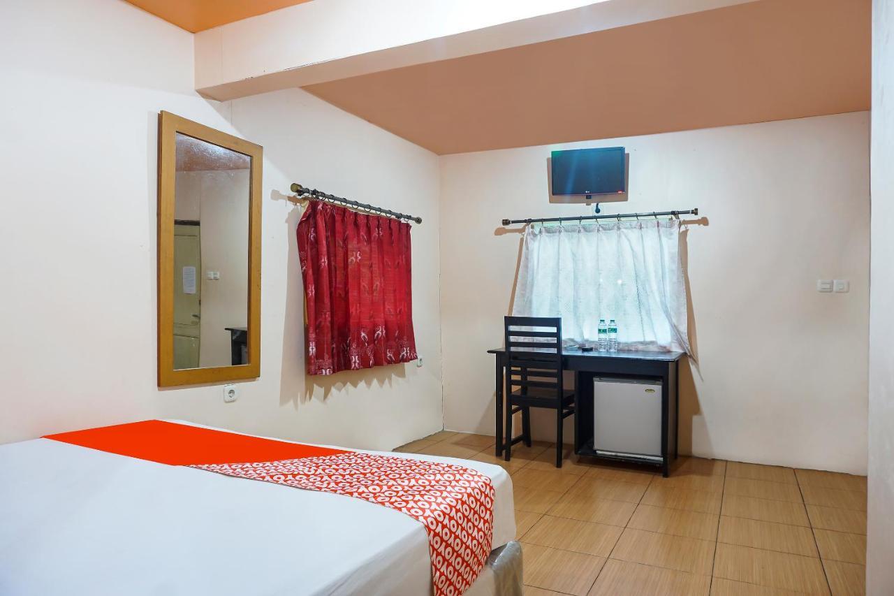 Oyo 90923 Makassar Cottage Balangberu Esterno foto
